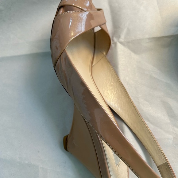 GORGEOUS PRADA NUDE PATENT LEATHER PEEP TOE WEDGE SLING BACK SIZE 38 1/2 - Picture 4 of 12